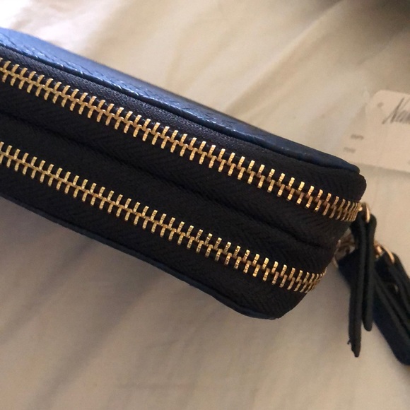 Neiman Marcus multi compartment Wristlet Wallet - Picture 6 of 7